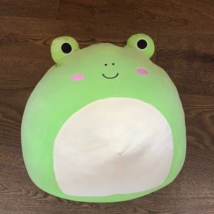 Brand new squishmallow (frog!)